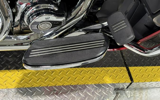 2026 Harley-Davidson® Street Glide 3 Limited Brilliant Red Chrome Trim