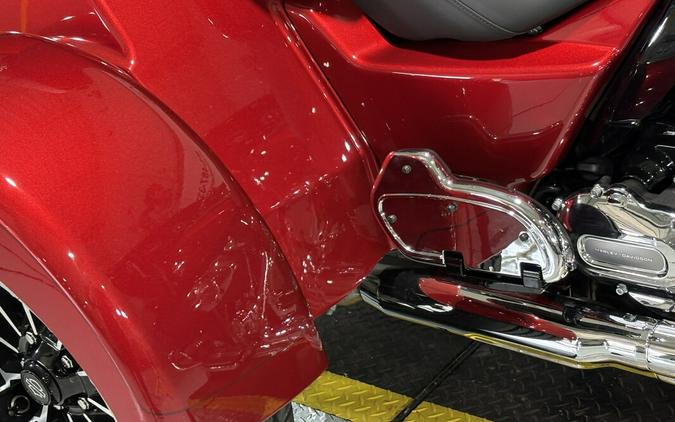 2026 Harley-Davidson® Street Glide 3 Limited Brilliant Red Chrome Trim