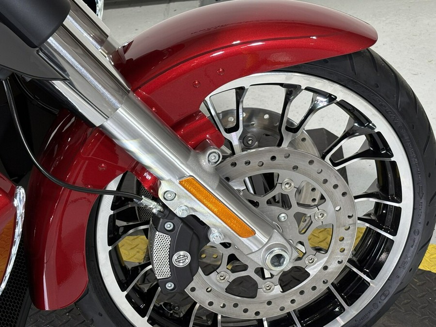 2026 Harley-Davidson® Street Glide 3 Limited Brilliant Red Chrome Trim