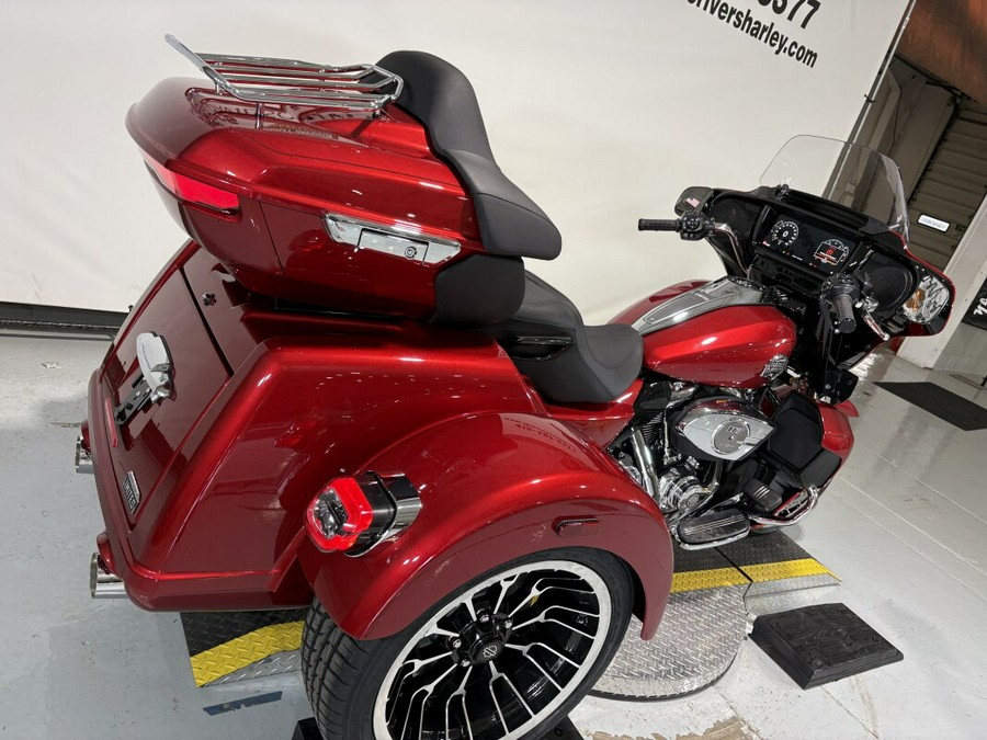 2026 Harley-Davidson® Street Glide 3 Limited Brilliant Red Chrome Trim