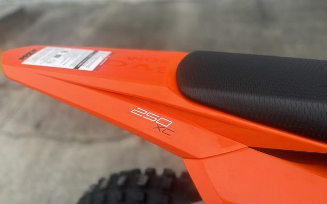 2025 KTM XC 250