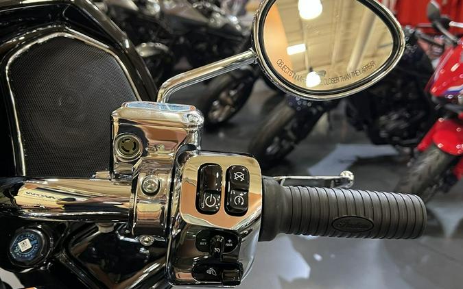 2026 Indian Motorcycle® Challenger® Limited Black Metallic