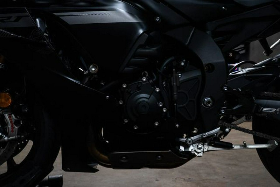 2025 Yamaha YZF-R1