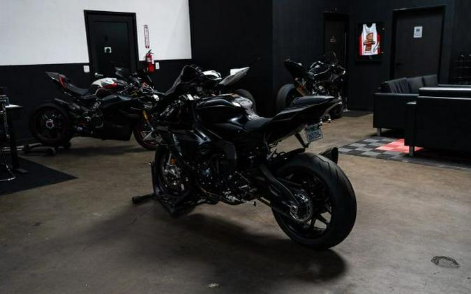 2025 Yamaha YZF-R1