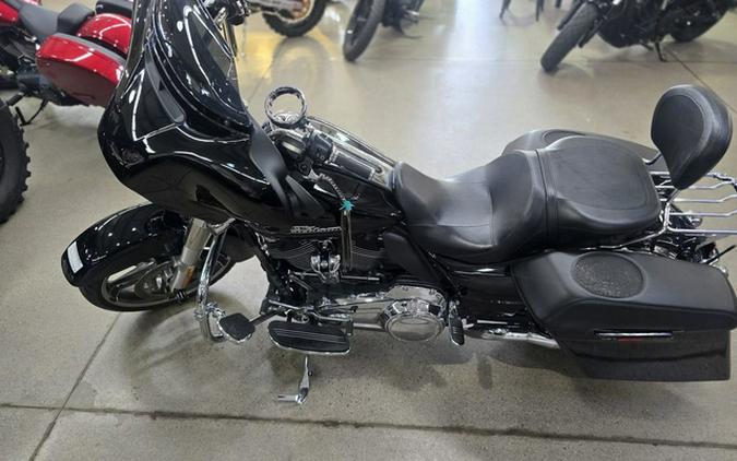 2018 Harley-Davidson Street Glide FLHX