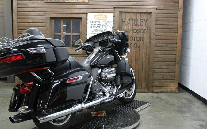 2019 Harley-Davidson Electra Glide Ultra Classic BLACK W/PINSTRI