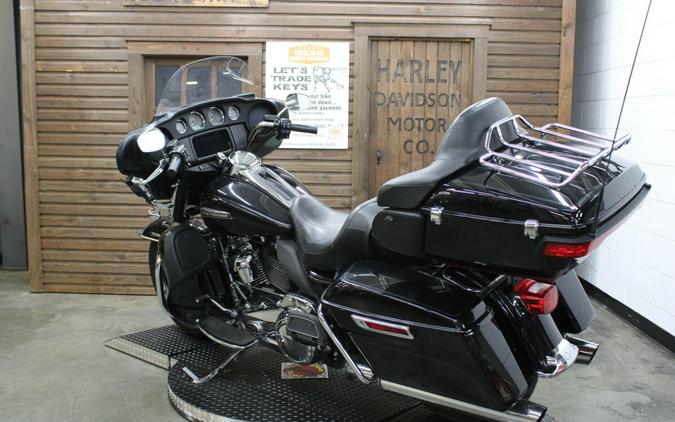 2019 Harley-Davidson Electra Glide Ultra Classic BLACK W/PINSTRI