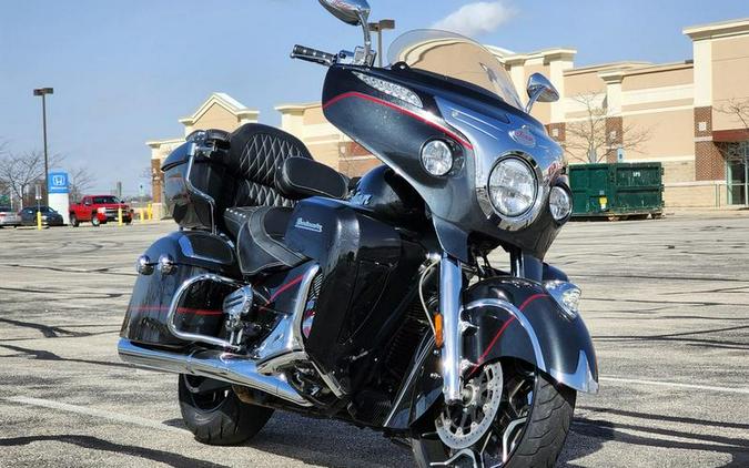 2020 Indian Motorcycle® Roadmaster® Elite Thunder Black Vivid Crystal Over Gunmetal Flake