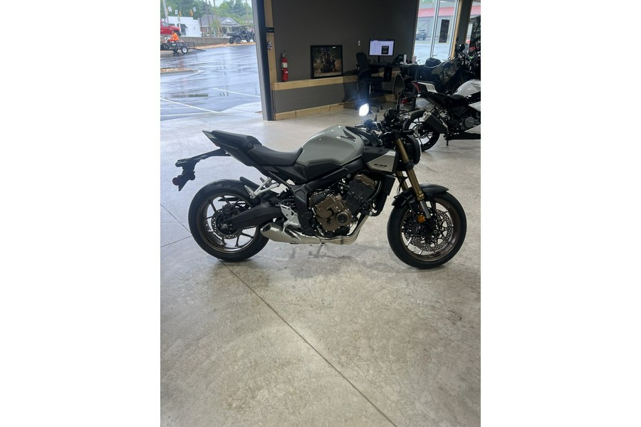 2025 Honda CB650R E-Clutch