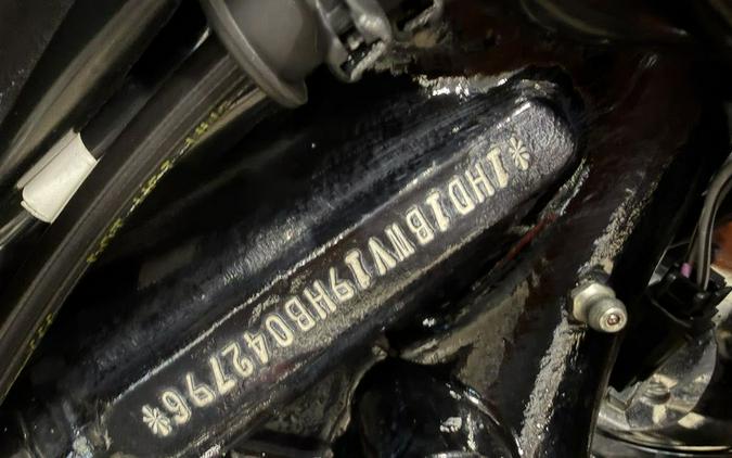 2017 Harley-Davidson® FLSTC - Heritage Softail® Classic