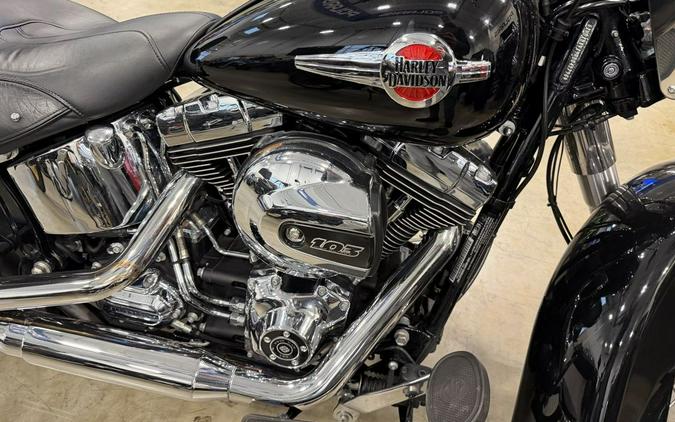 2017 Harley-Davidson® FLSTC - Heritage Softail® Classic