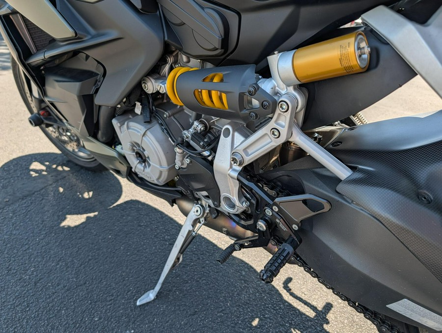 2023 Ducati Streetfighter V2