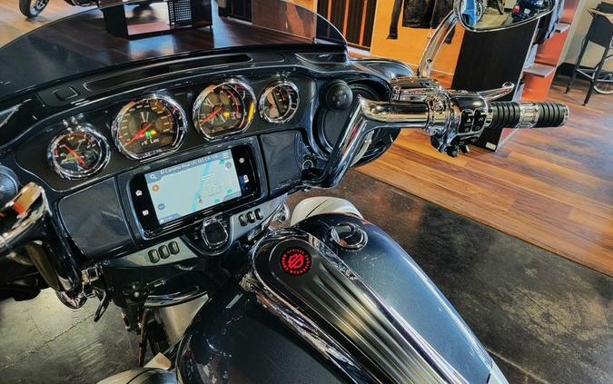 2019 Harley-Davidson® FLHXSE - CVO™ Street Glide®