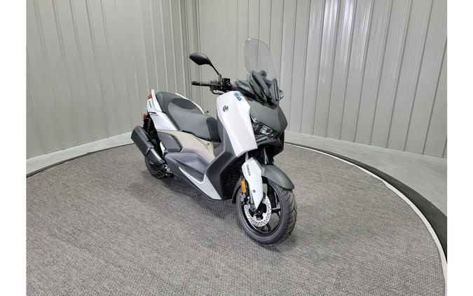 2024 Yamaha XMAX™ BASE
