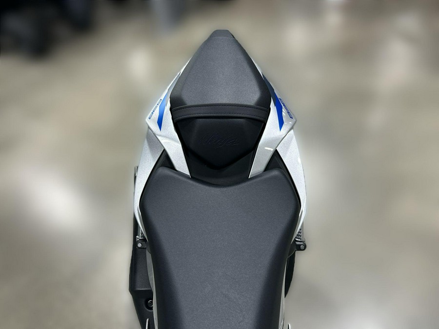 2027 Kawasaki NINJA ZX-6R ABS