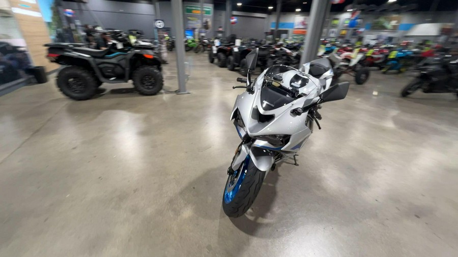 2027 Kawasaki NINJA ZX-6R ABS