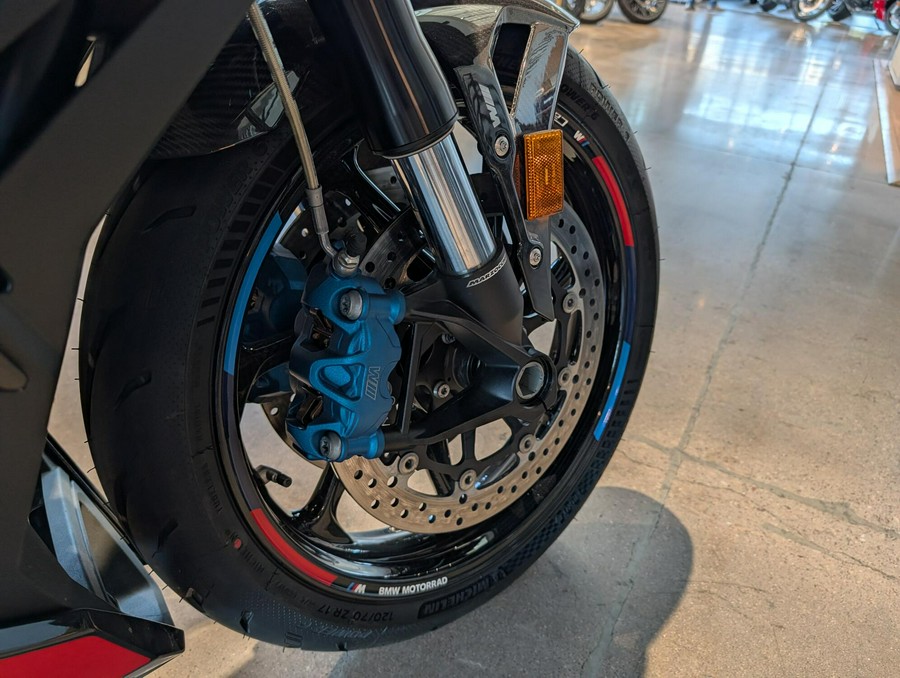 2023 BMW M 1000 R