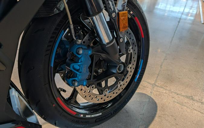 2023 BMW M 1000 R