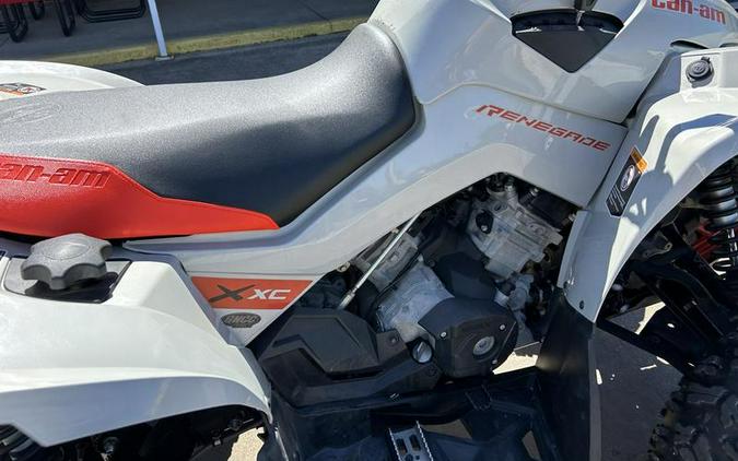 2022 Can-Am® Renegade X xc 1000R Chalk Gray & Magma Red