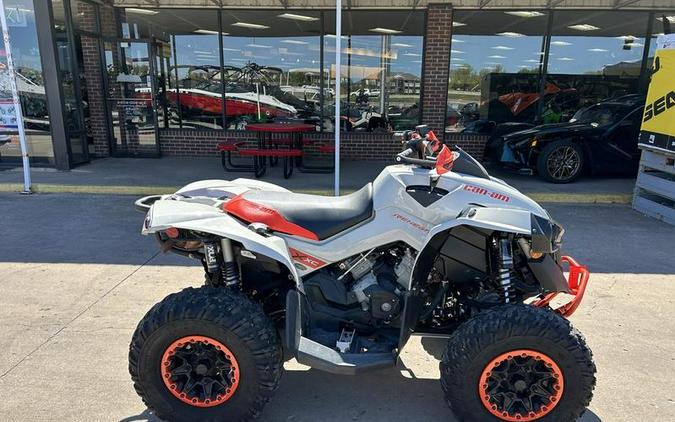 2022 Can-Am® Renegade X xc 1000R Chalk Gray & Magma Red