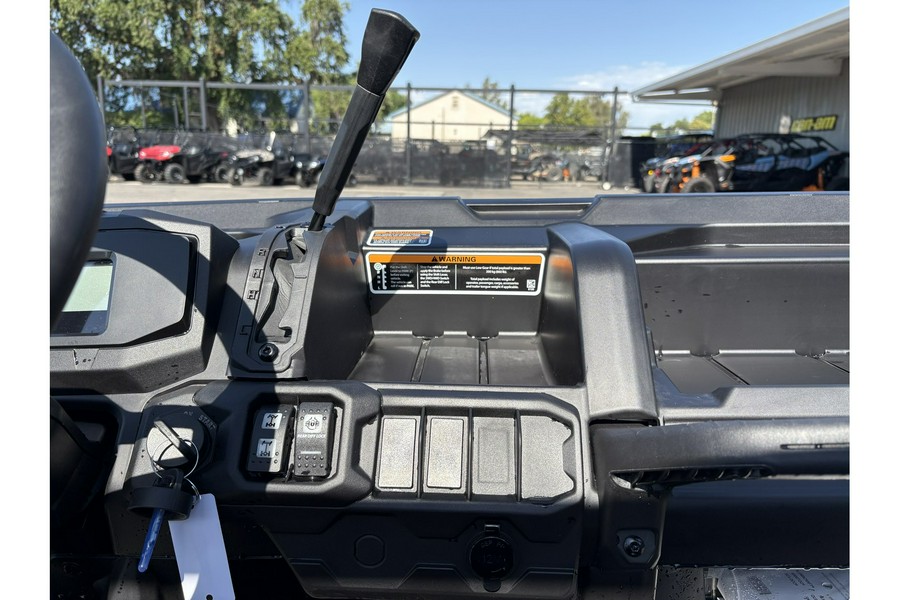 2025 Can-Am Defender Max DPS HD9