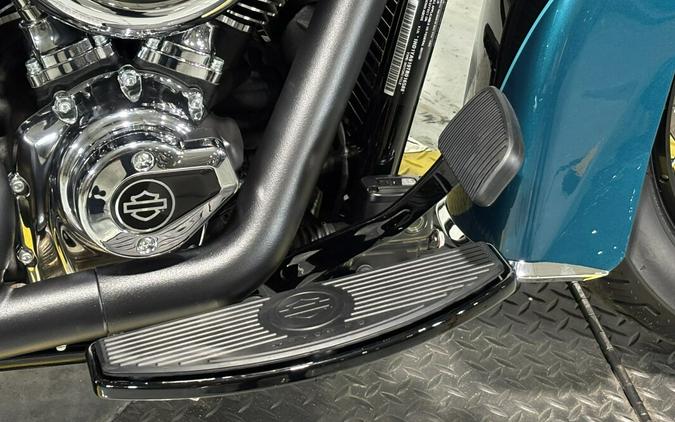 2026 Harley-Davidson® Heritage Classic Teal Thunder / Vivid Black w/Laced Wheels