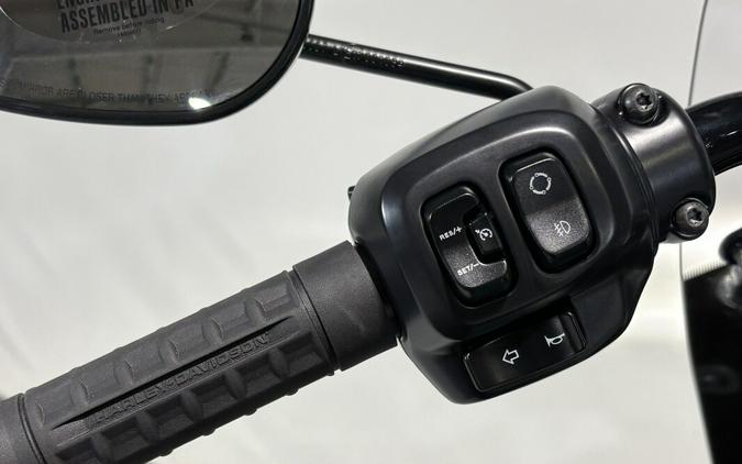 2026 Harley-Davidson® Heritage Classic Teal Thunder / Vivid Black w/Laced Wheels