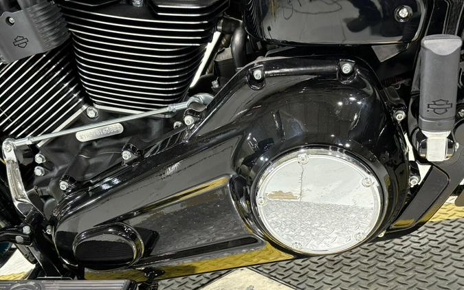 2026 Harley-Davidson® Heritage Classic Teal Thunder / Vivid Black w/Laced Wheels