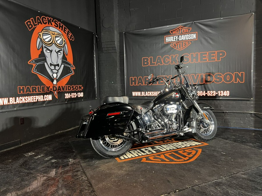 2017 Harley-Davidson® FLSTC Heritage Softail® Classic