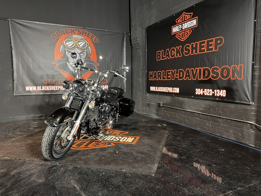 2017 Harley-Davidson® FLSTC Heritage Softail® Classic