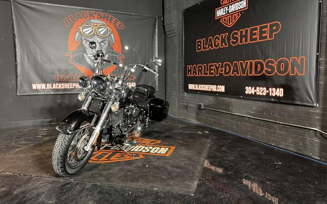2017 Harley-Davidson® FLSTC Heritage Softail® Classic