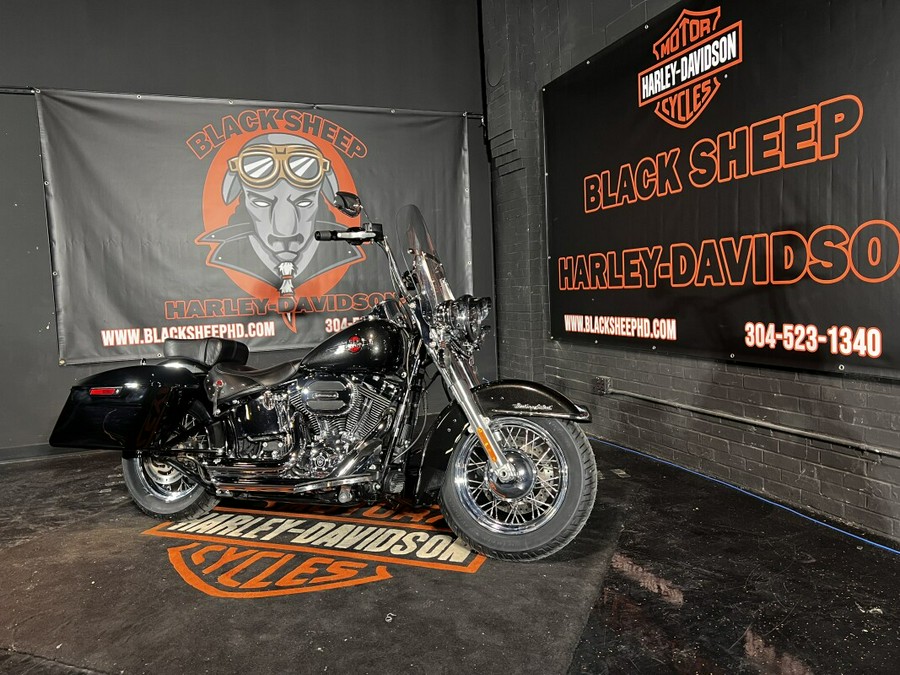 2017 Harley-Davidson® FLSTC Heritage Softail® Classic