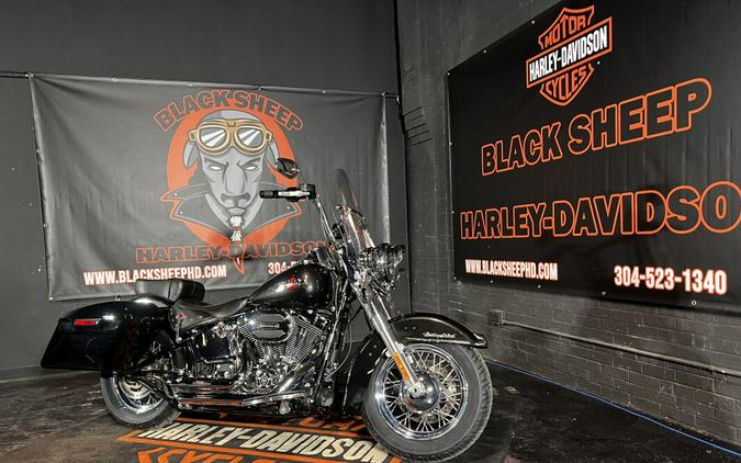 2017 Harley-Davidson® FLSTC Heritage Softail® Classic