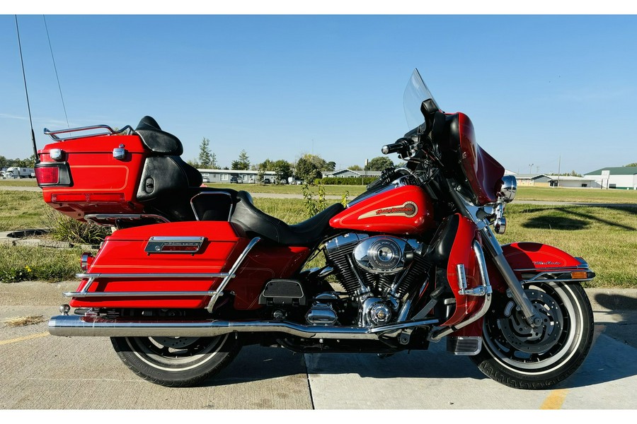 2002 Harley-Davidson® FLHTCU ULTRA CLASSIC FIREFIGHTER