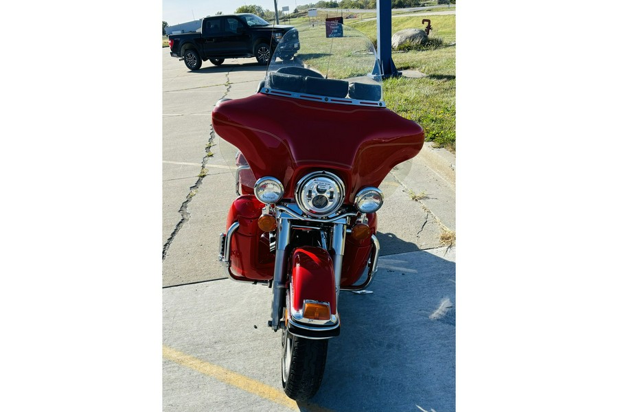 2002 Harley-Davidson® FLHTCU ULTRA CLASSIC FIREFIGHTER