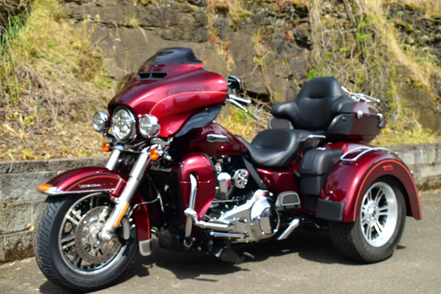 2016 Harley-Davidson Tri Glide Ultra flhtcutg