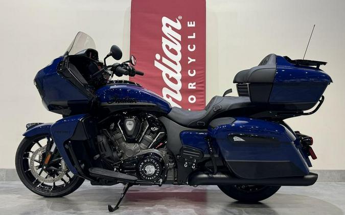 2024 Indian Motorcycle® Pursuit® Dark Horse® with PowerBand Audio Package Springfield Blue