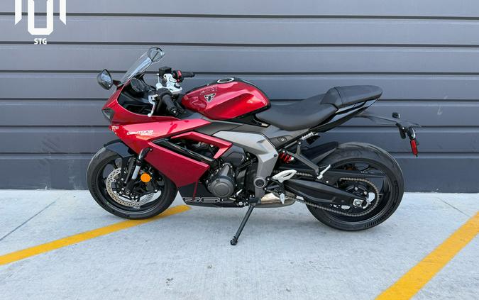 2025 Triumph Daytona 660 Carnival Red/Sapphire Black