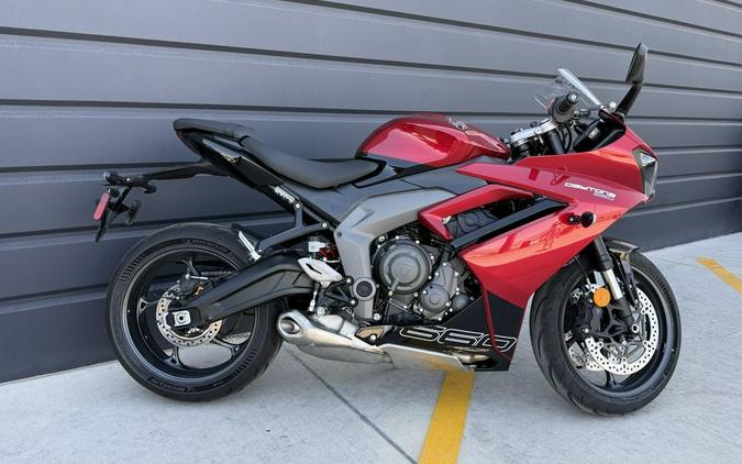 2025 Triumph Daytona 660 Carnival Red/Sapphire Black