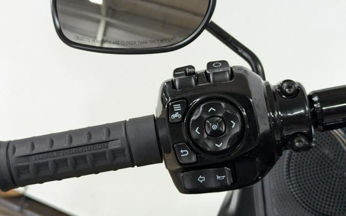2026 Harley-Davidson® Road Glide® Vivid Black Black Trim