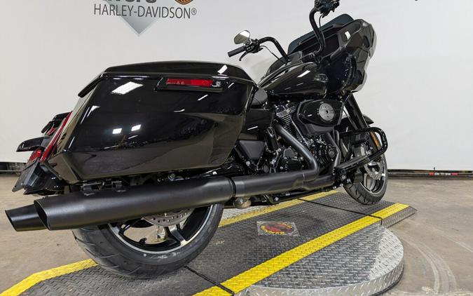 2026 Harley-Davidson® Road Glide® Vivid Black Black Trim