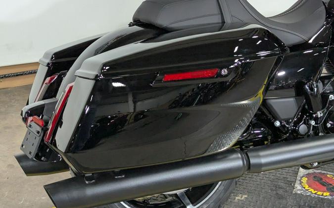 2026 Harley-Davidson® Road Glide® Vivid Black Black Trim