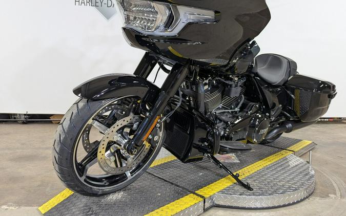 2026 Harley-Davidson® Road Glide® Vivid Black Black Trim