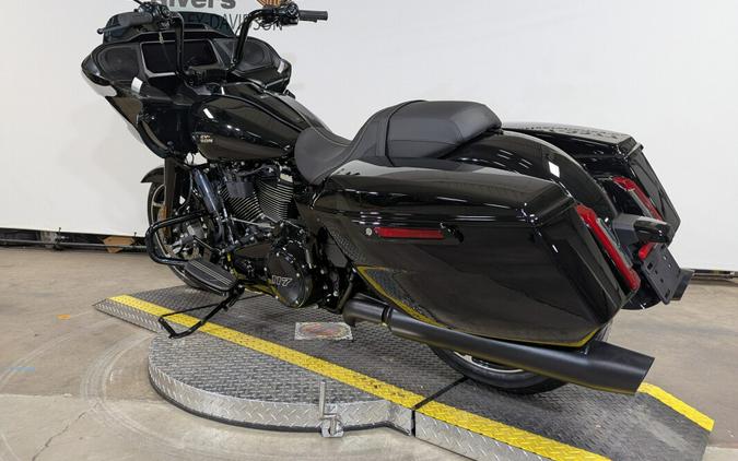 2026 Harley-Davidson® Road Glide® Vivid Black Black Trim