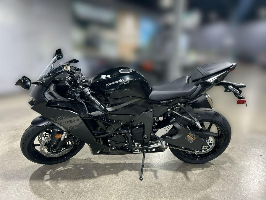 2027 Kawasaki NINJA ZX-6R ABS