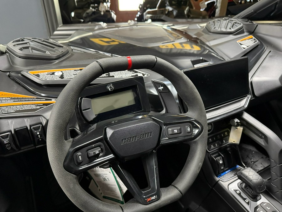 2026 Can-Am Maverick R X RC