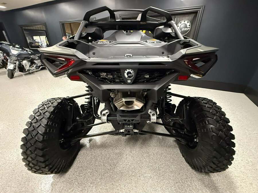 2026 Can-Am Maverick R X RC