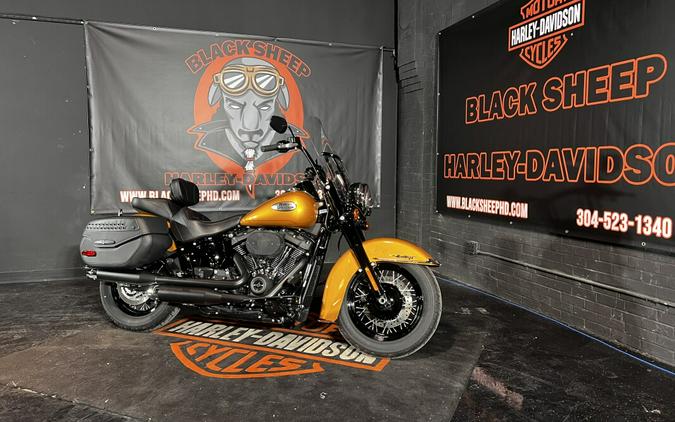 2023 Harley-Davidson® FLHCS Heritage Classic