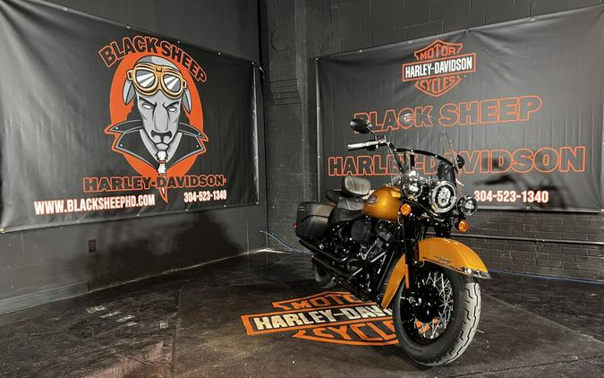 2023 Harley-Davidson® FLHCS Heritage Classic