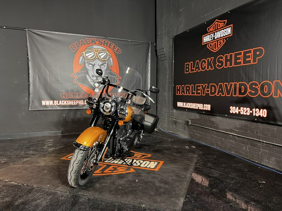 2023 Harley-Davidson® FLHCS Heritage Classic